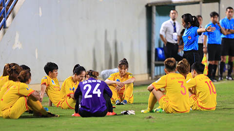 Phải đối quả 11m, Nữ Phong Phú Hà Nam bỏ không thi đấu   
